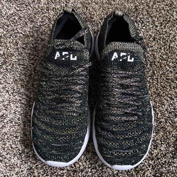 APL Techloom Wave Metallic Sneakers, like new - Picture 4 of 10